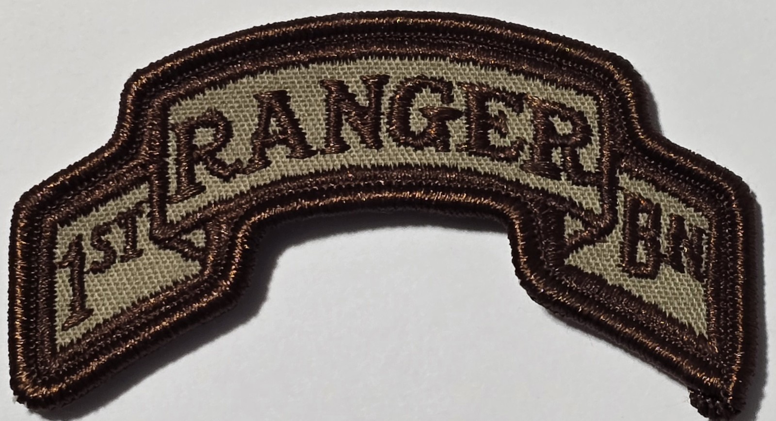 US ARMY 1st RANGER BATTALION AIRBORNE DESERT TAN  SCROLL TAB BDU UNIFORM ORG VTG