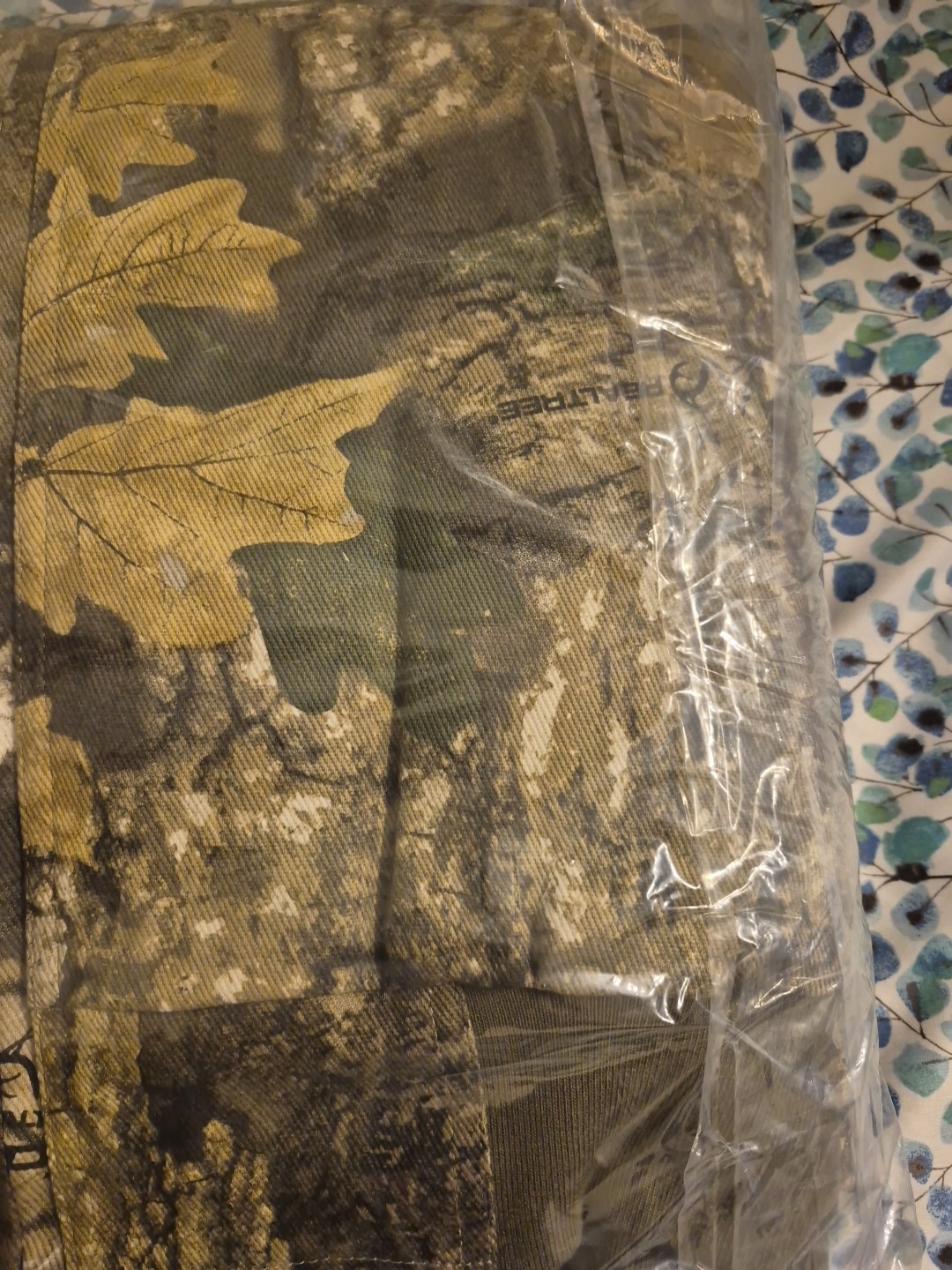 Realtree Keystone Light Hunting Jacket (Large) Brand New