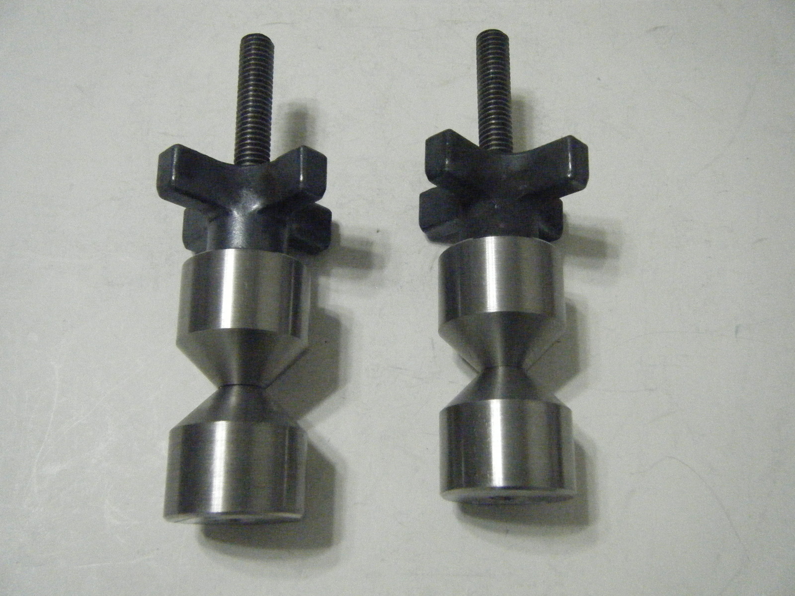 DAVIS  1 1/4"-Two hole pin-Stainless- 3/8-16 Quick knobs