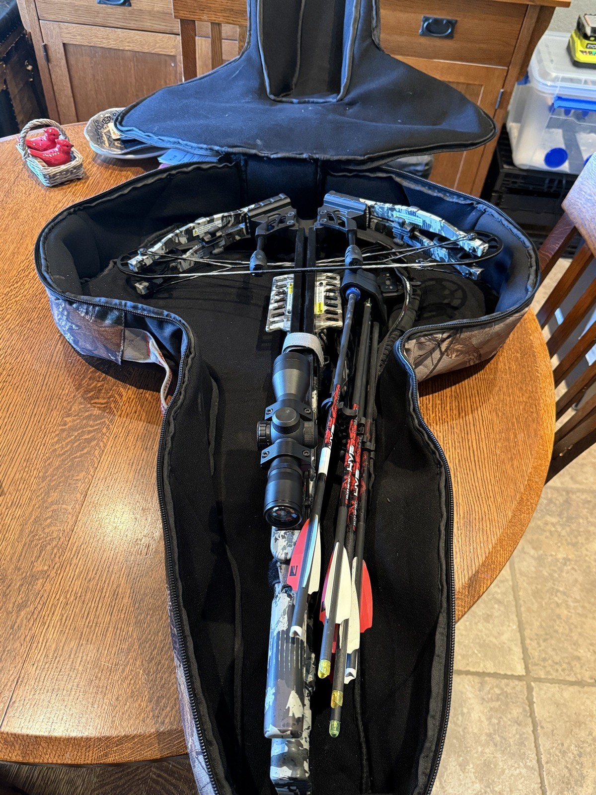 Killer Instinct Ripper 415 Crossbow W/ Scope, crank and case