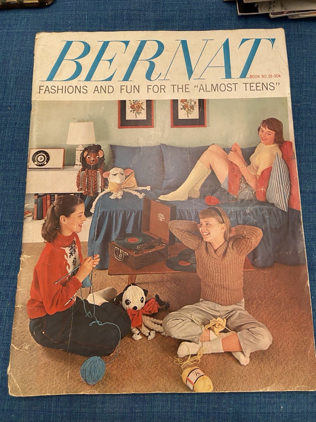 1957  BERNAT HANDICRAFTER #59 Hand Knit Fashions for Girls 8 to 14
