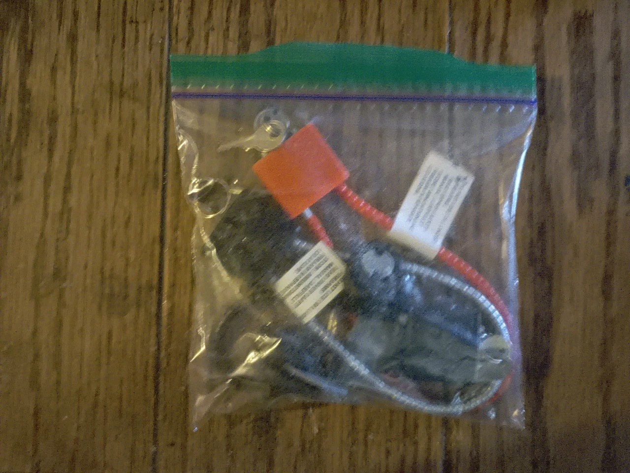 3 Rifle/Shotgun Locks with keys,2 Pistol locks