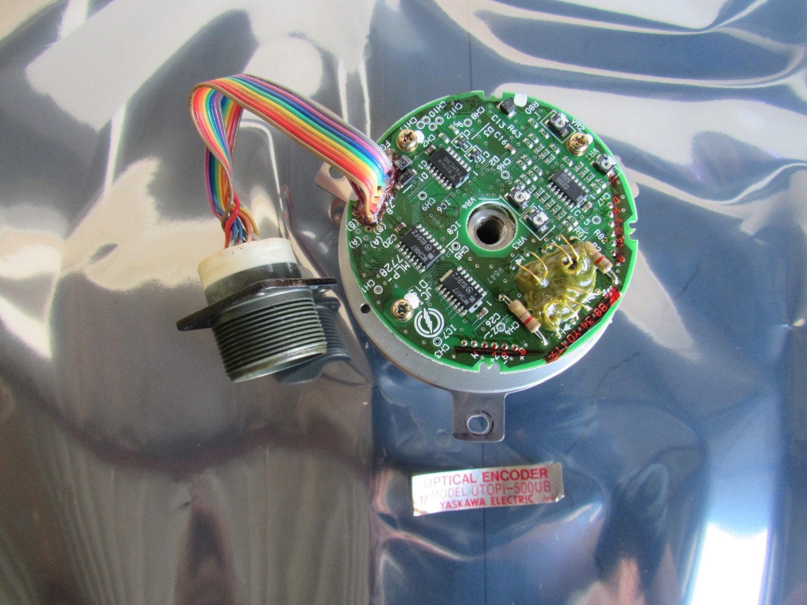 Yaskawa Optical Encoder UTOPI-500UB Lot #4538 Listed by Narek