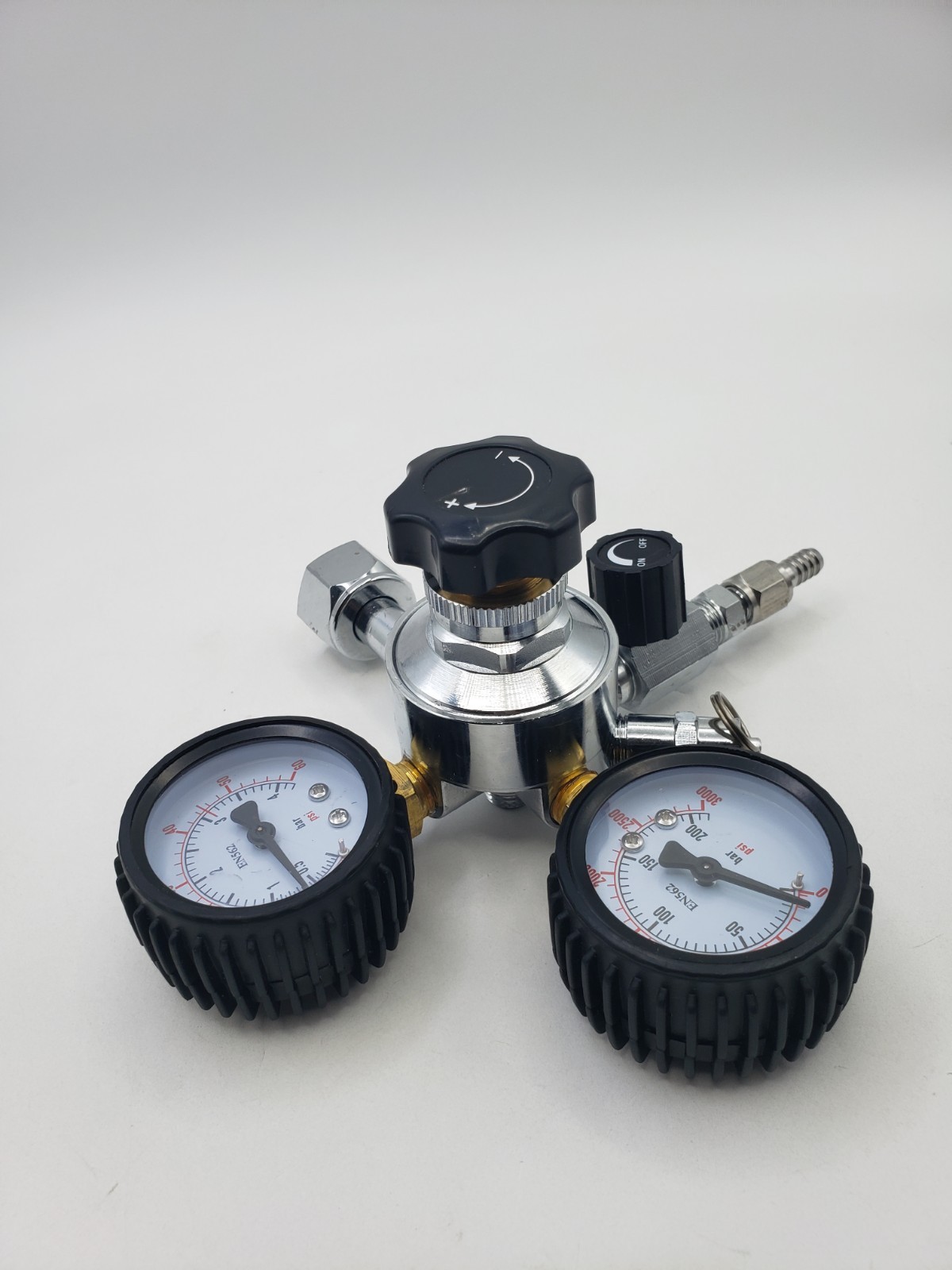 Keg Regulator, Quick Disconnect Co2 Kegerator Regulator with Pressure Adjustment