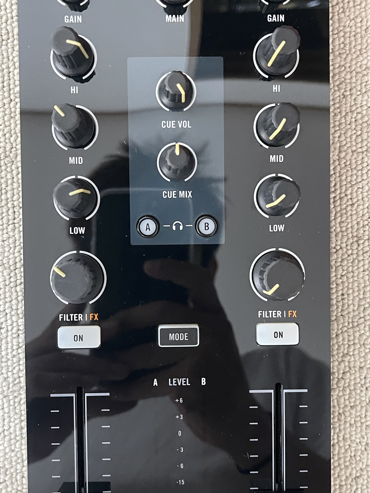 Native Instruments Traktor Kontrol Z1 DJ Mixer Audio Interface Boxed Tested