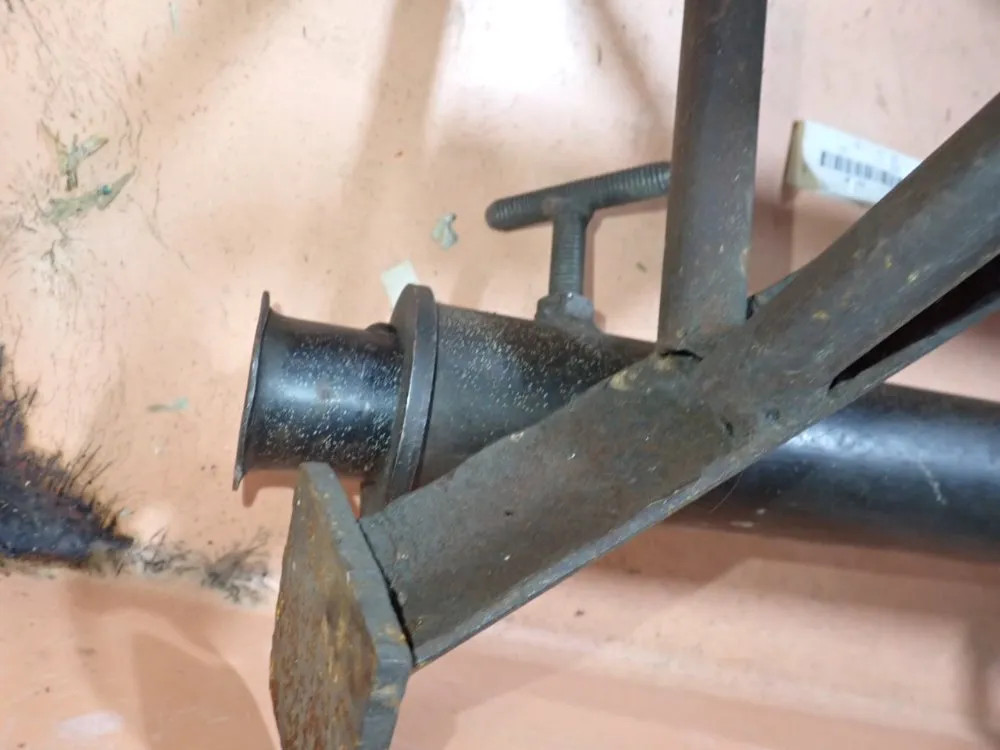 ADJUSTABLE STANDS