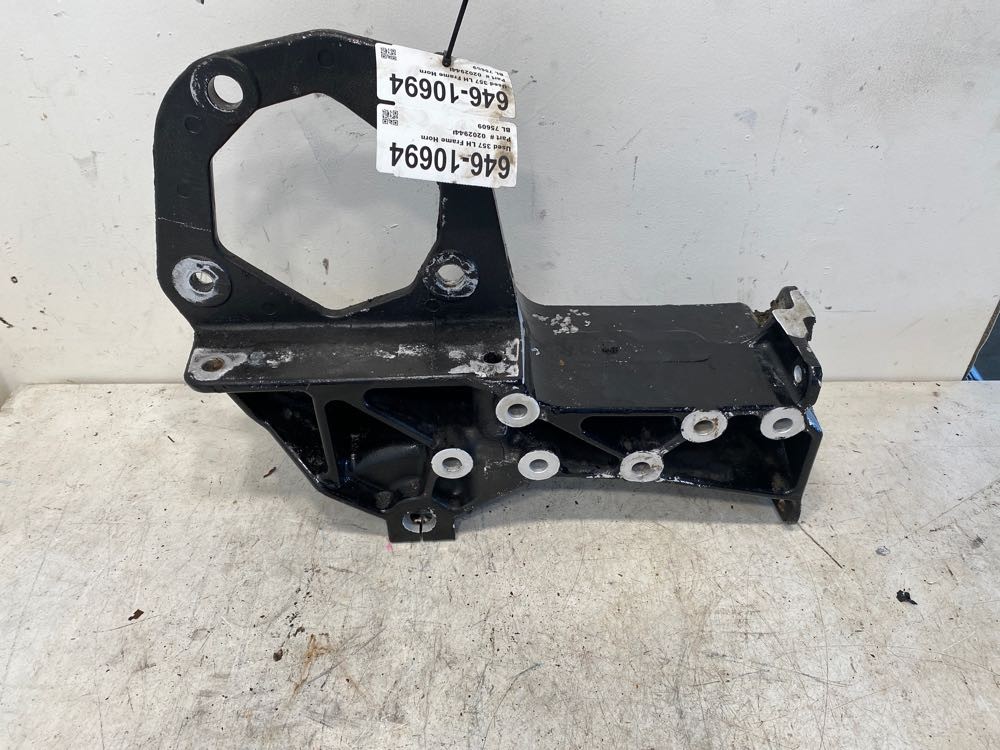 2006 Peterbilt 357 Frame Horn/Bumper Mount 0202944L (646-10694)