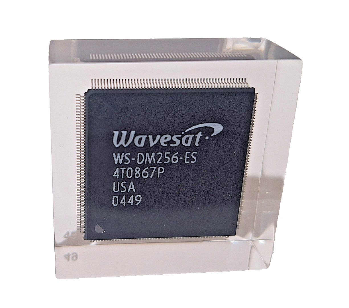 Wavesat WiMAX DSP computer Chip Lucite Paperweight Engineering Sample 2004