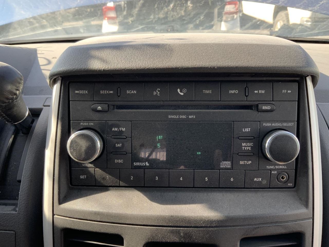 OEM Factory Radio RECEIVER  - Radio AM-FM-CD-MP3 ID RES  08 CARAVAN 1407343