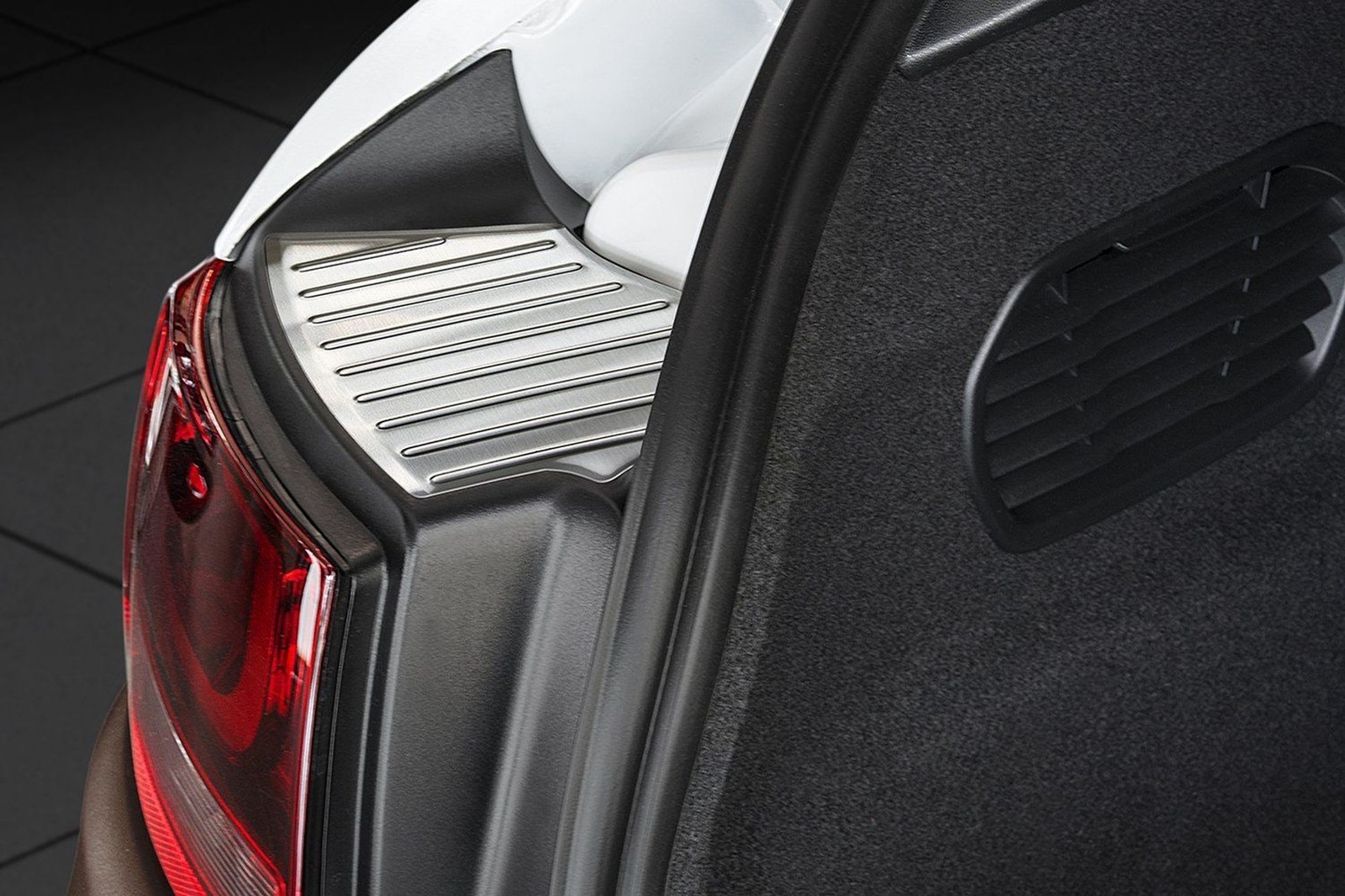 Rear headlight strips for Citroen C4 Cactus (E3) 2014-2017 Silver