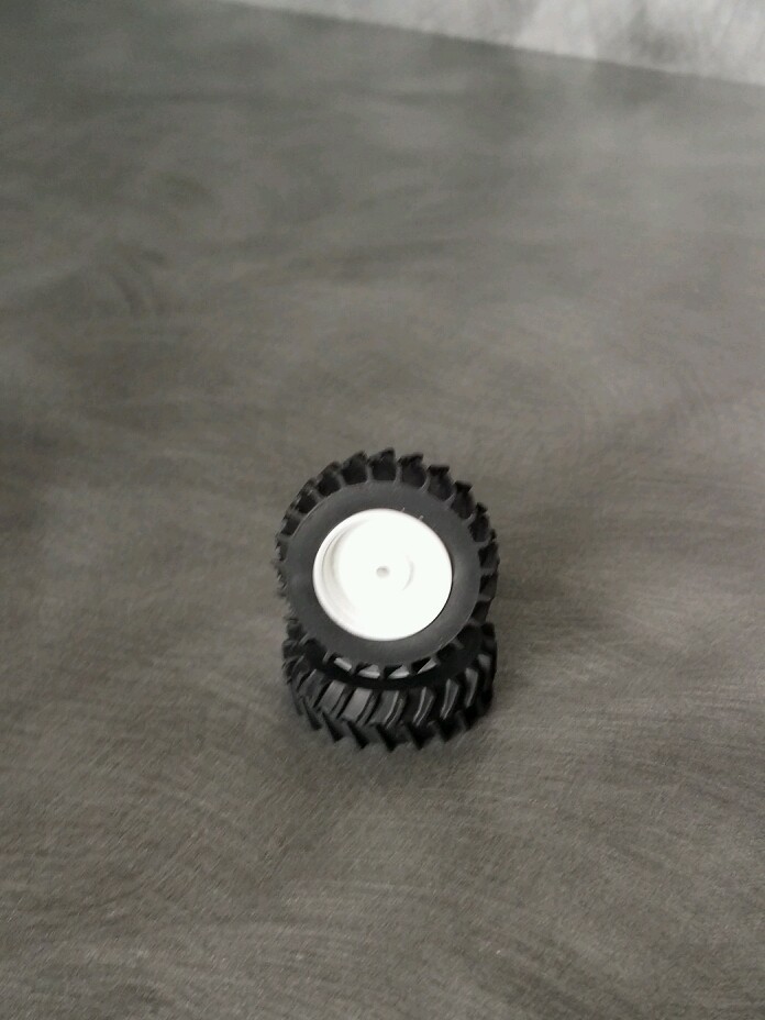 1/64 Farm custom scratch FWA 380/80R38 tractor tires white rims (1 pair)