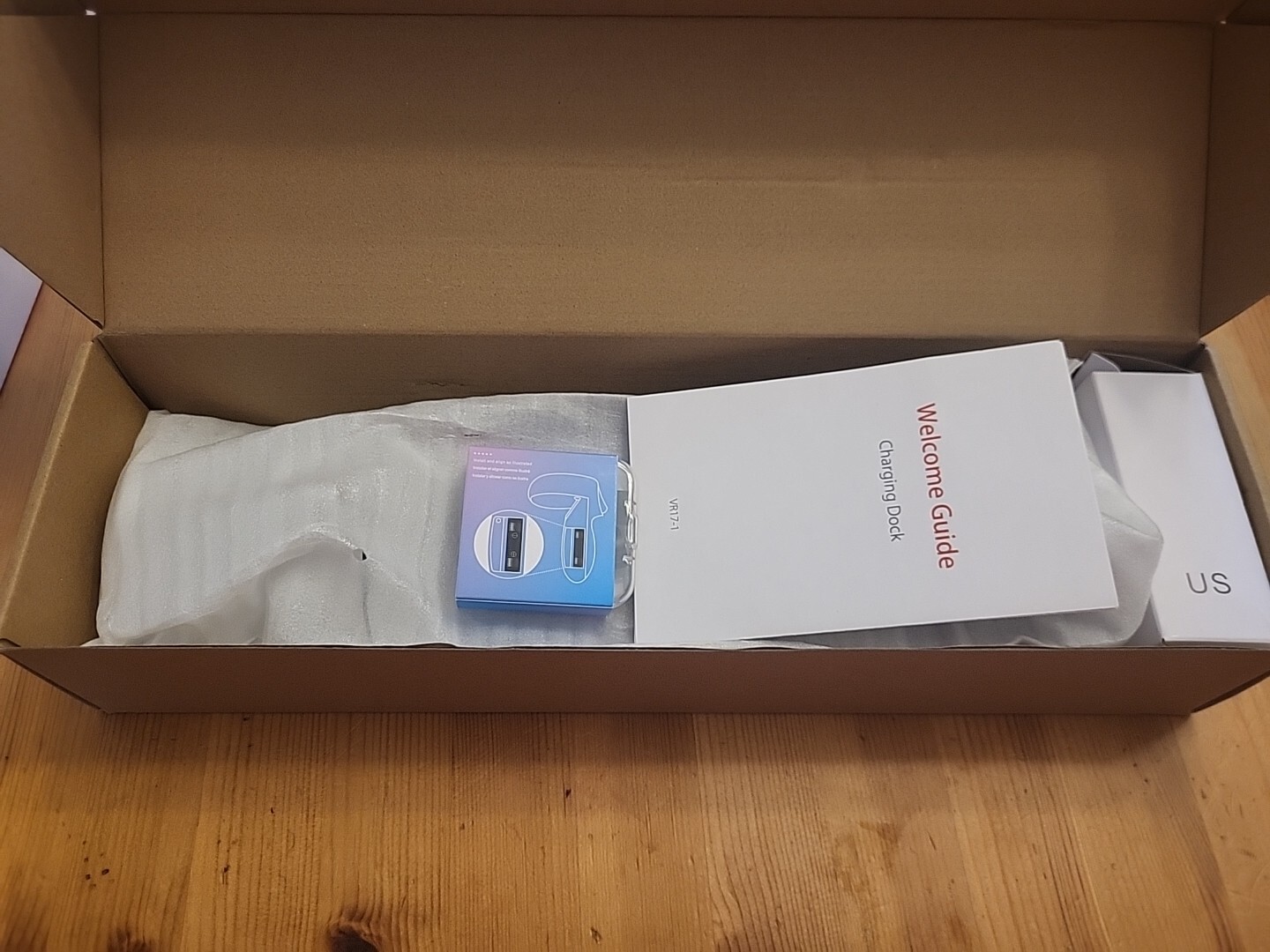 Used Oculus Quest 2 Charging Dock - VR17-1 Model, White
