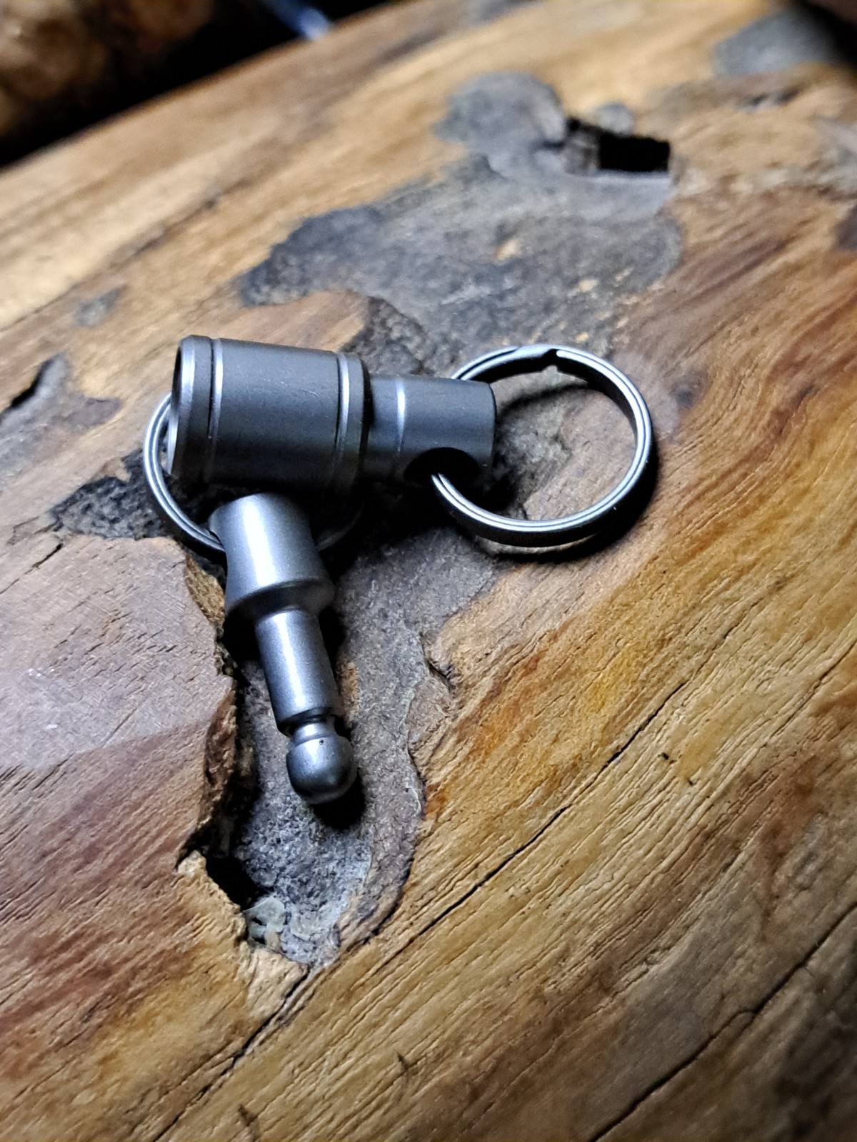 Minimalist Series Titanium Quick-Release Keychain Swivel