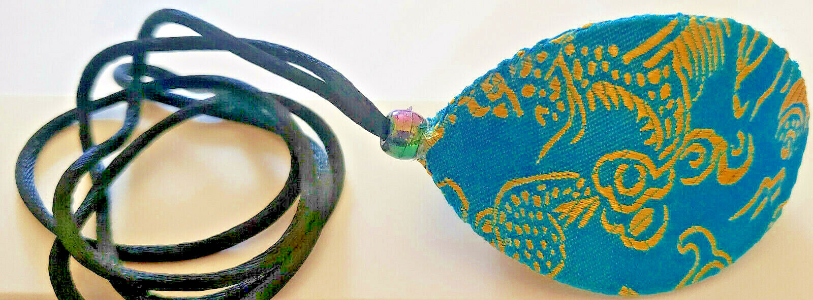 Thimble Case Silk Fortune Cookie by Stitchin' Thyme with 3 Thimbles