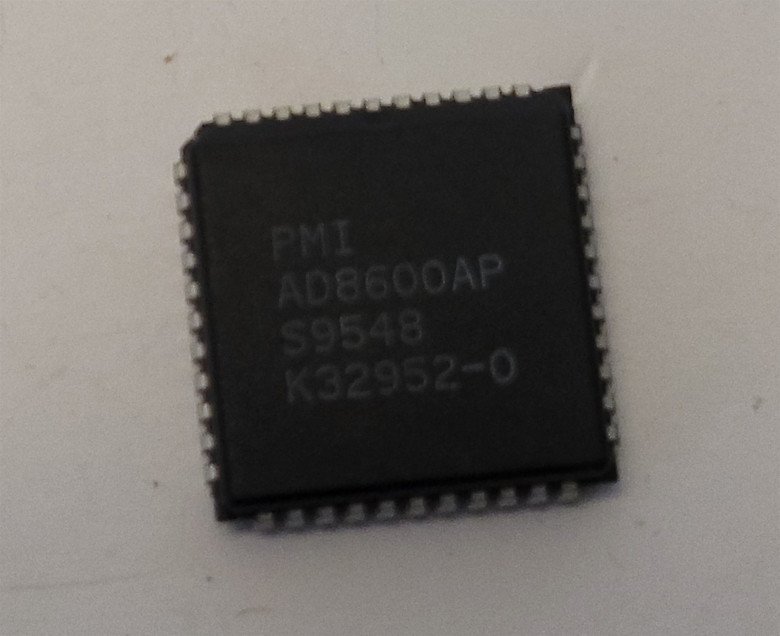 Analog Devices AD8600AP Multiplying DAC 16-Channel 8-Bit