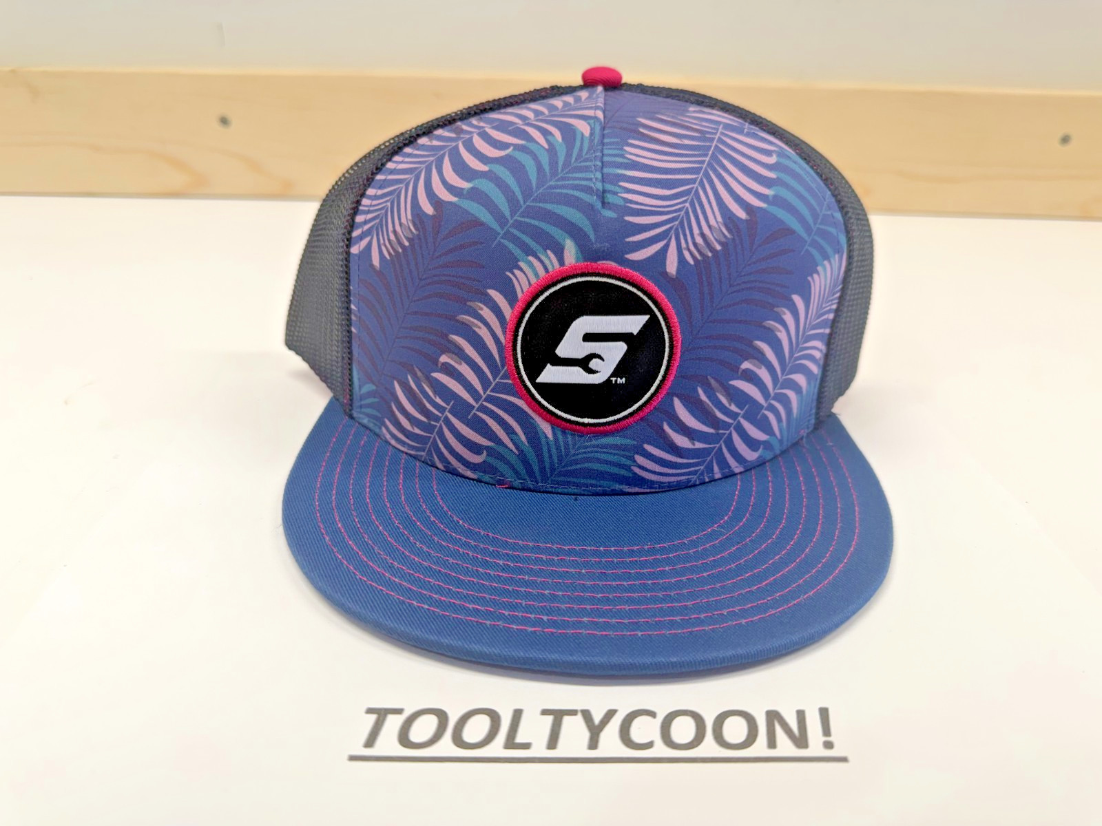 Snap-on Tools NEW RARE BLUE & PINK HAT
