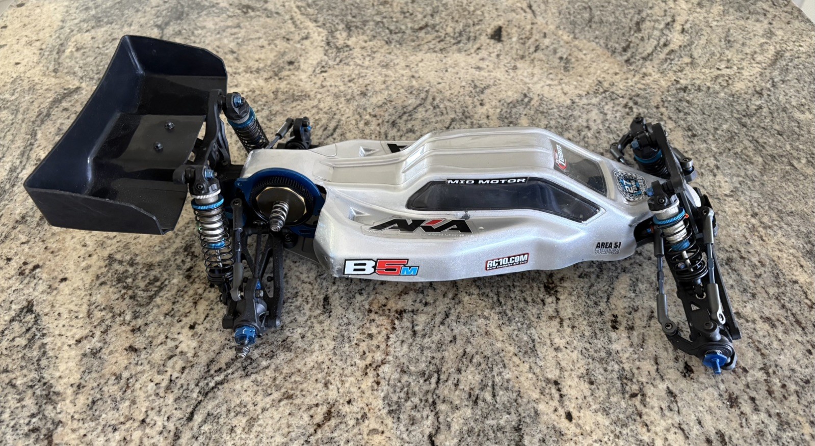 Team Associated RC10 B5M Mid Motor 2WD Off Road Buggy Vintage Very Clean