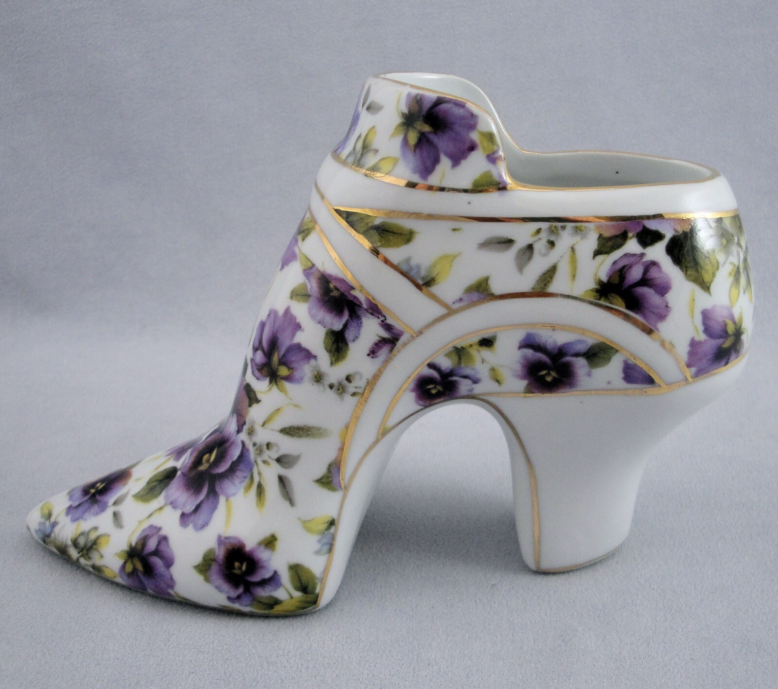 Baum Bros Formalities Porcelain Shoe Planter Figurine Purple Violet Pansy Chintz