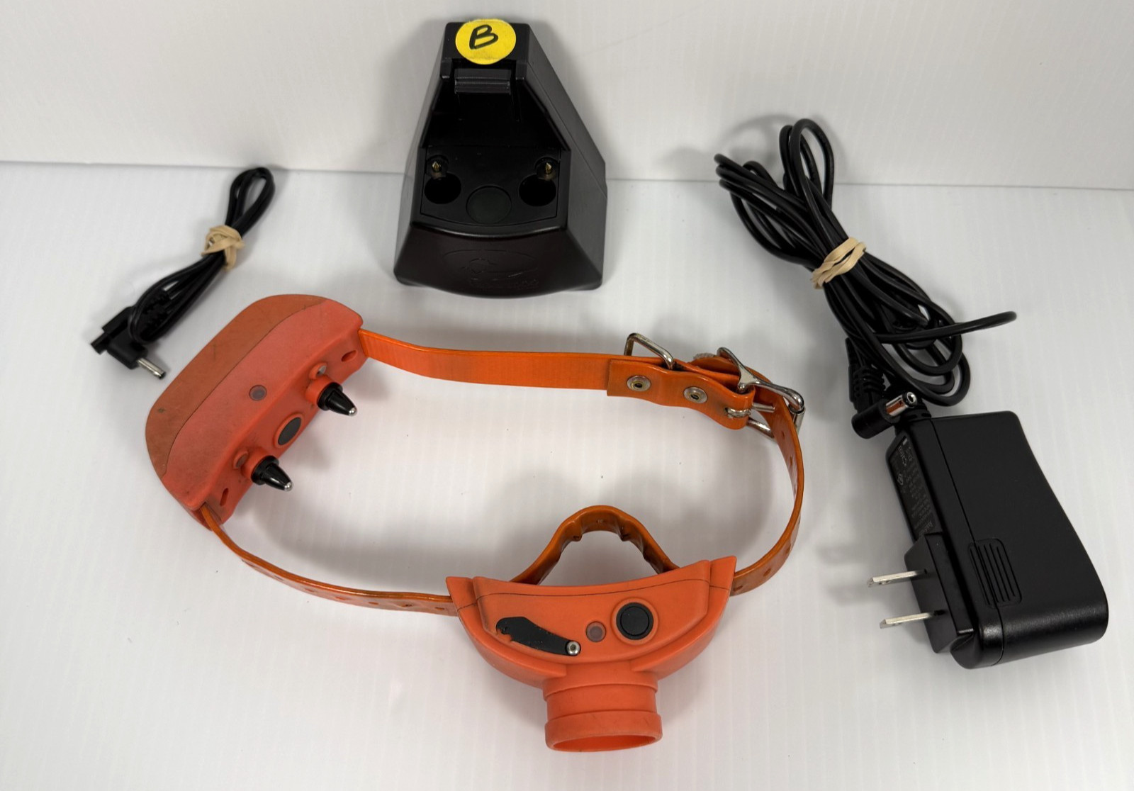 SportDOG SDT00-13820 and SDT00-13821 Dog Training Collar & Charger