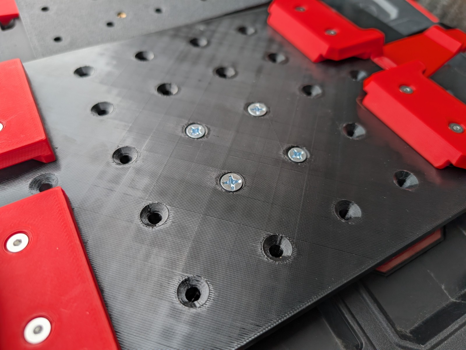 Universal Locking Packout Mounting Plate for Packout Tool Boxes or Wall Plates