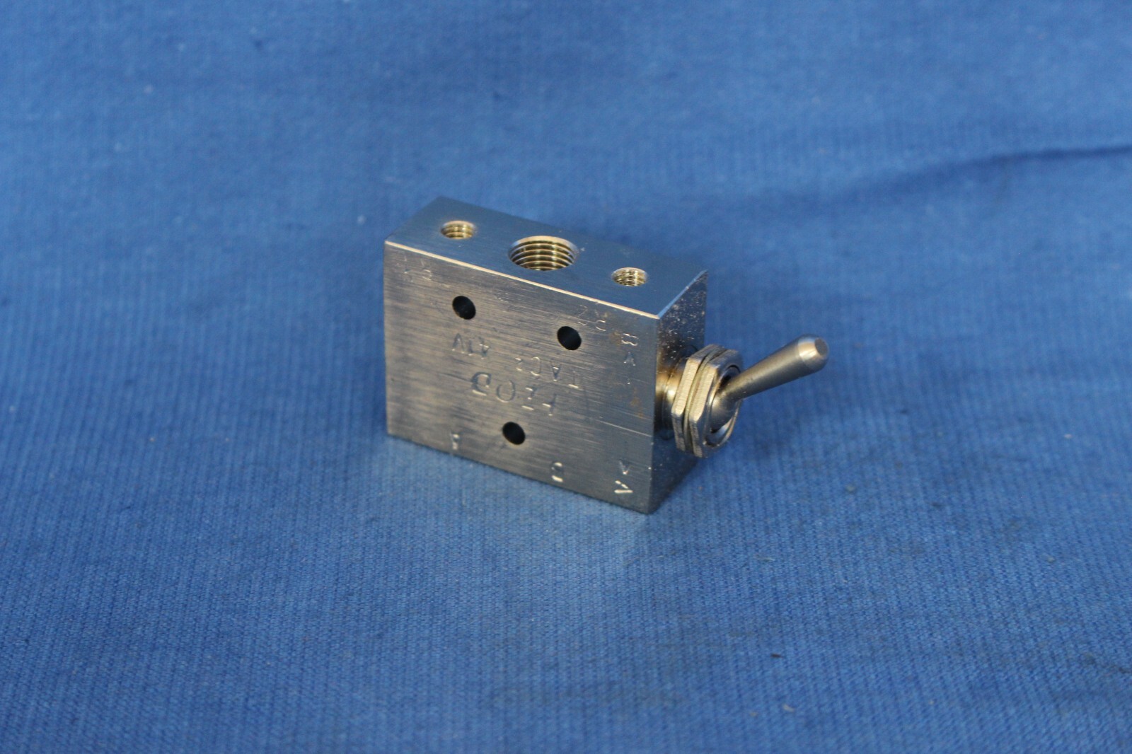 TAC2 41V Toggle Valve, manual (New)
