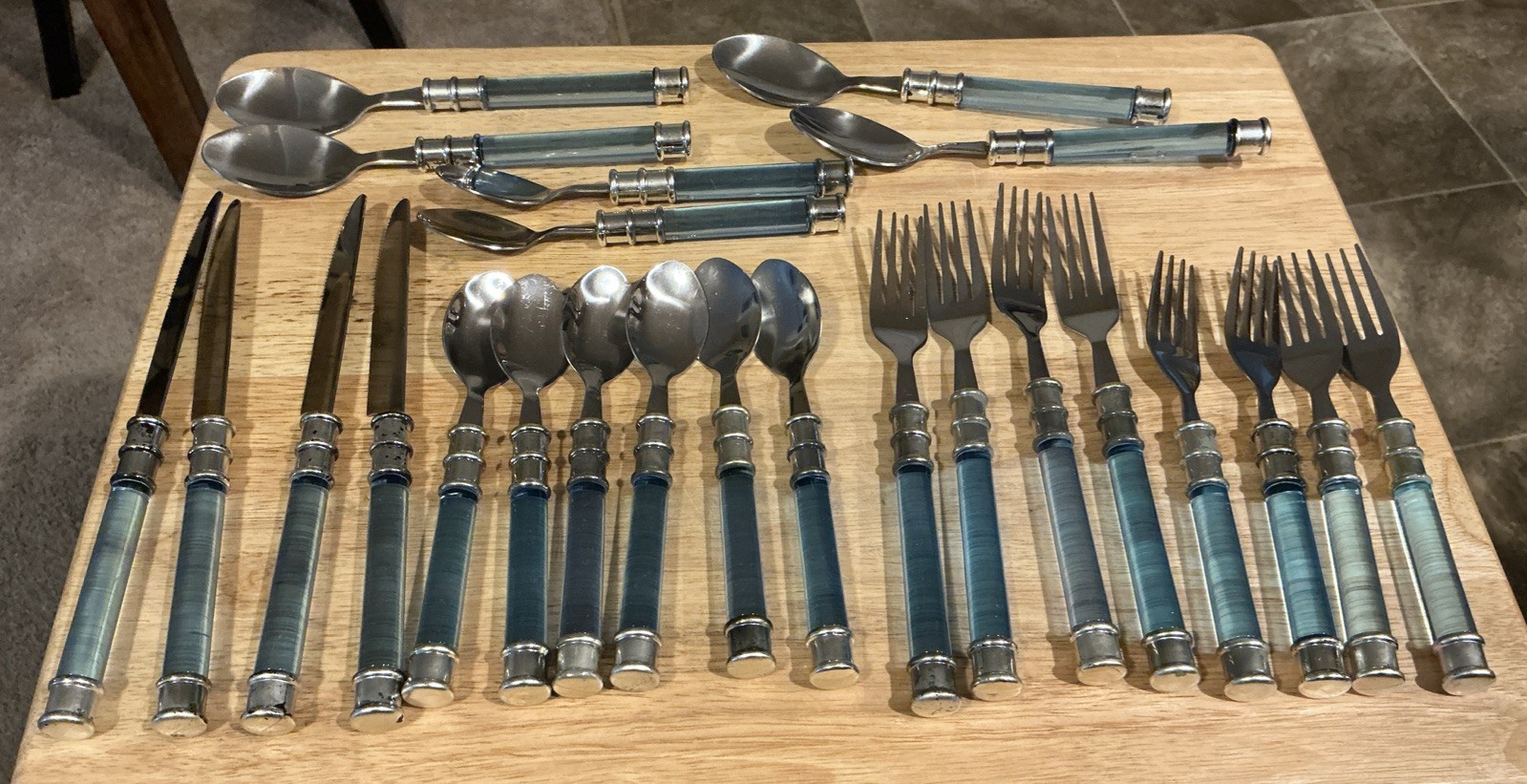 Cambridge Azure Lucite Round Handle 18/0 Stainless Flatware 24 Pc Set EUC
