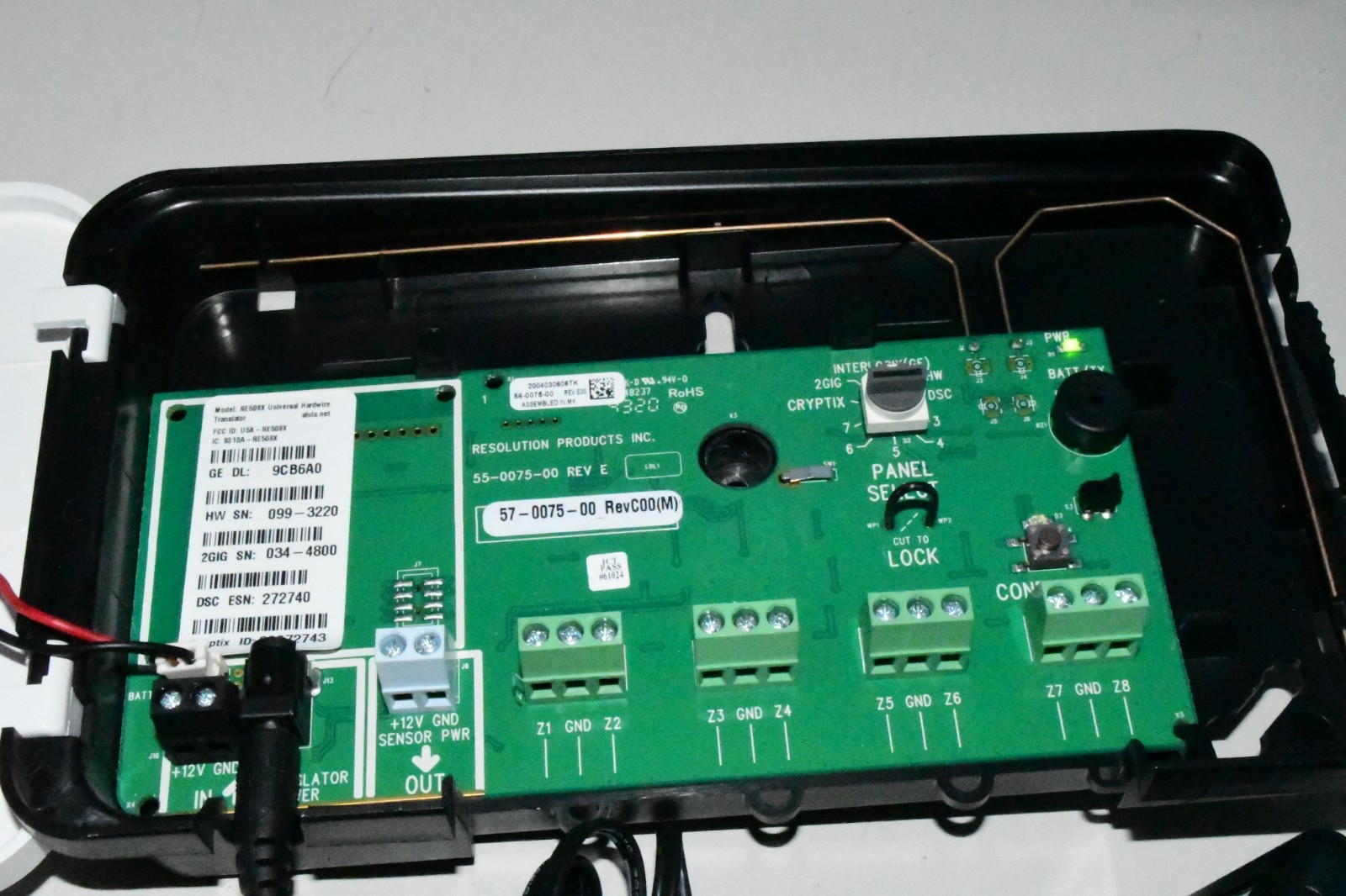 Alula RE524X Universal Wireless Translator Repeater - POWERS ON - NO AC PLUG 2D