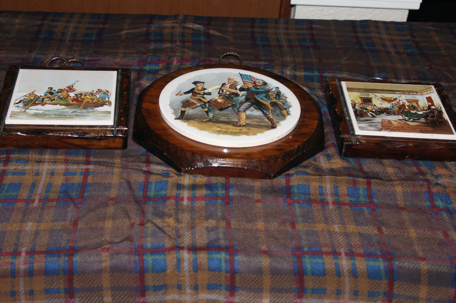 (3) Ceramic Wooden Civil War Independence Wall Plaques