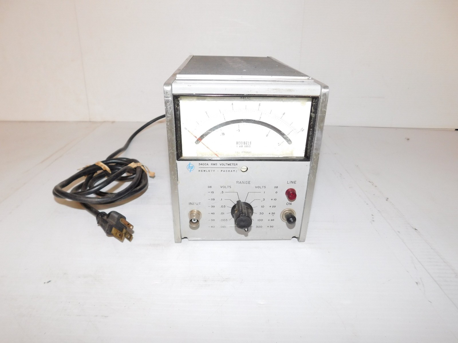 HEWLETT PACKARD HP 3400A RMS VOLTMETER (DPA61)