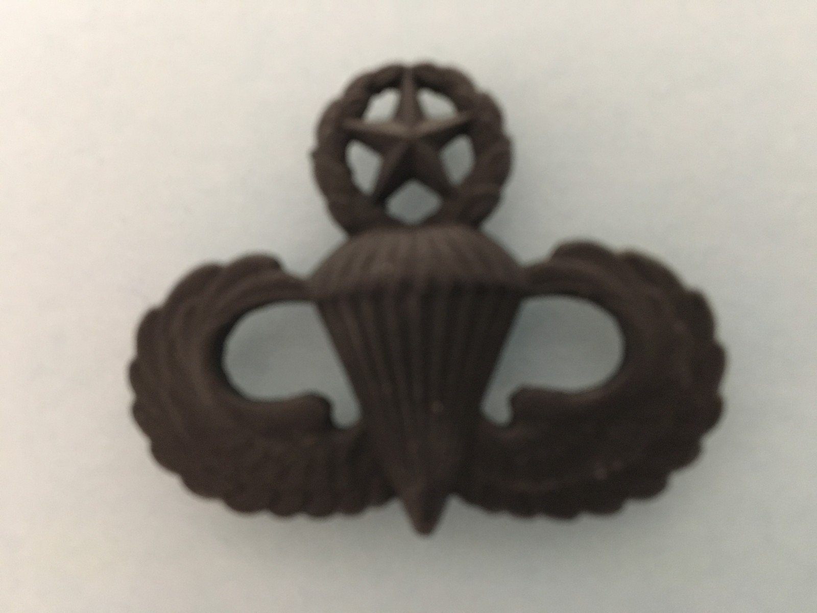 US ARMY MASTER PARATROOPER BLACK SUBDUED 1 1/2 USA MADE ARMY ISSUE BADGE