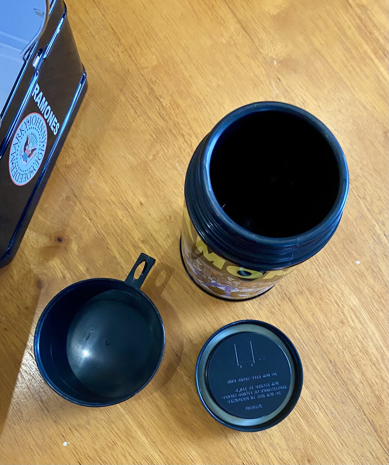 RAMONES LUNCHBOX WITH THERMOS! 2002 NECA - Good Condition!