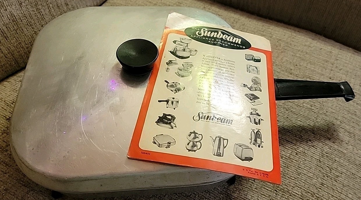Vintage Sunbeam Controlled Heat Automatic Fry Pan With Cord & Manual - Working