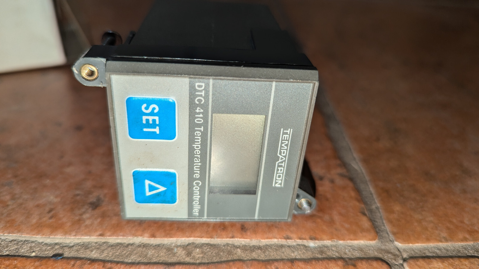 (1) Cincinnati Tempatron Temperature Controller DT410-02 NIB