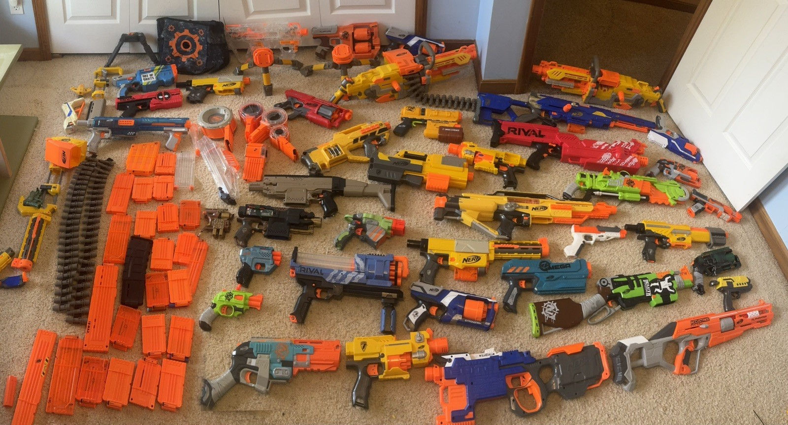 Lots of nerf guns with ammo and magazines some guns modified