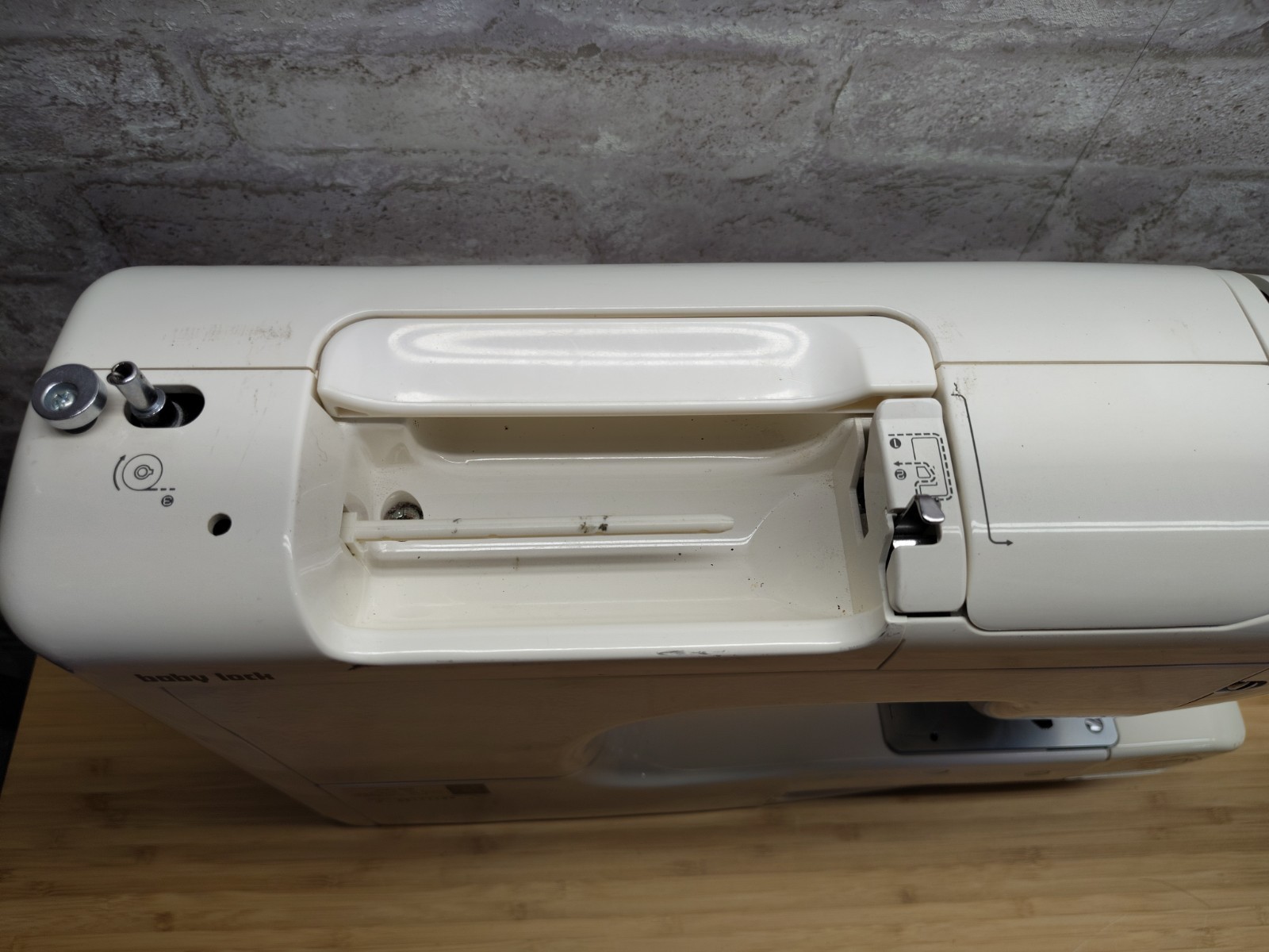 Baby Lock ESi-2 Esante Sewing & Embroidery Machine