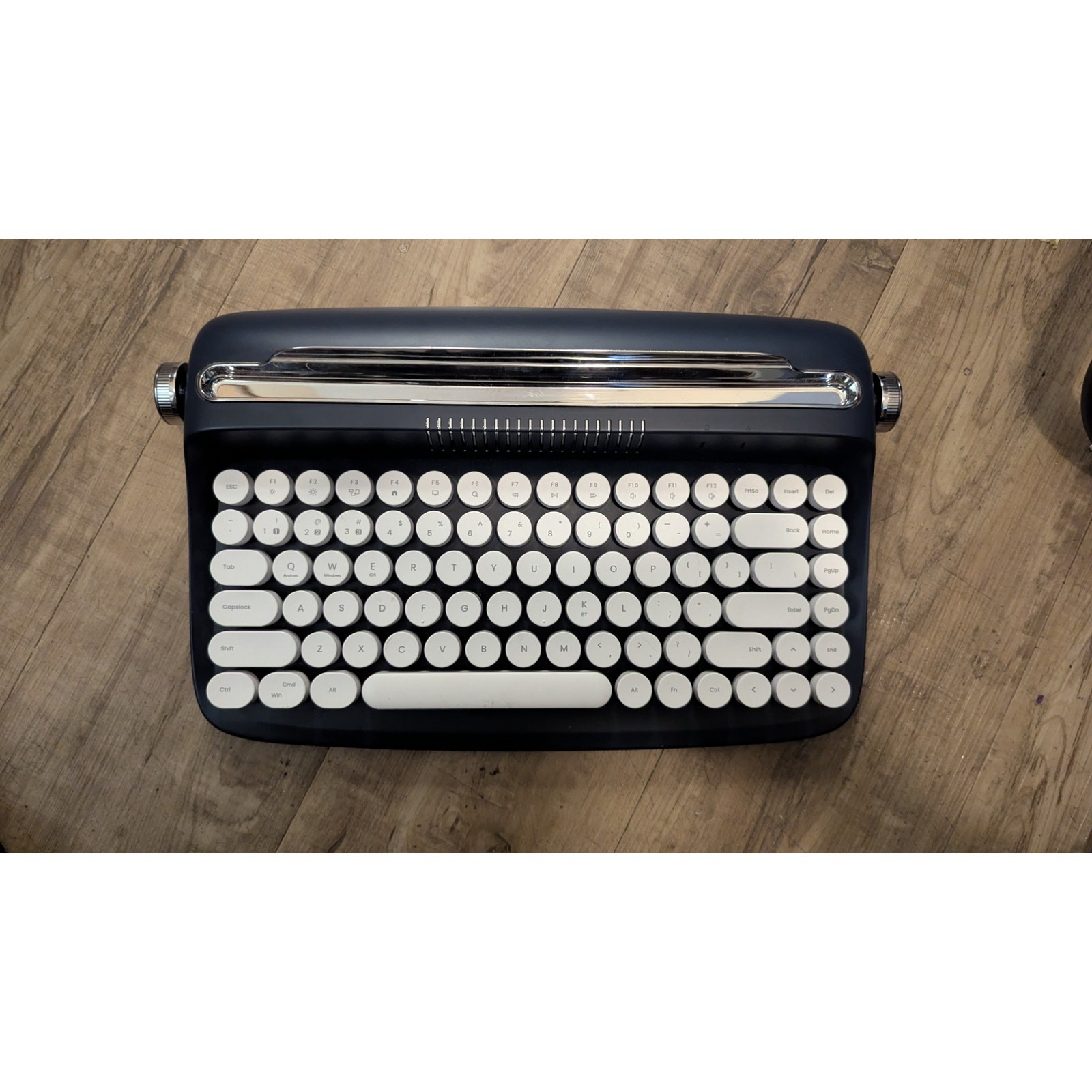 Actto Yunzii B303 Bluetooth Keyboard (Navy | Typewriter Style)