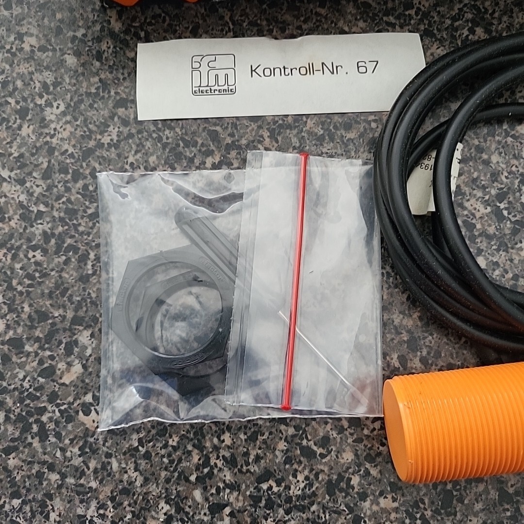 NEW!! Efector Proximity Switch K1-2015-ABOW w/ Box