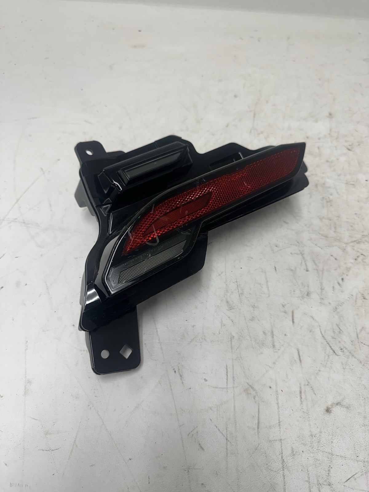 2025 Tesla Model Y LED Left Driver Rear Bumper Reflector Brake Light 190610700B