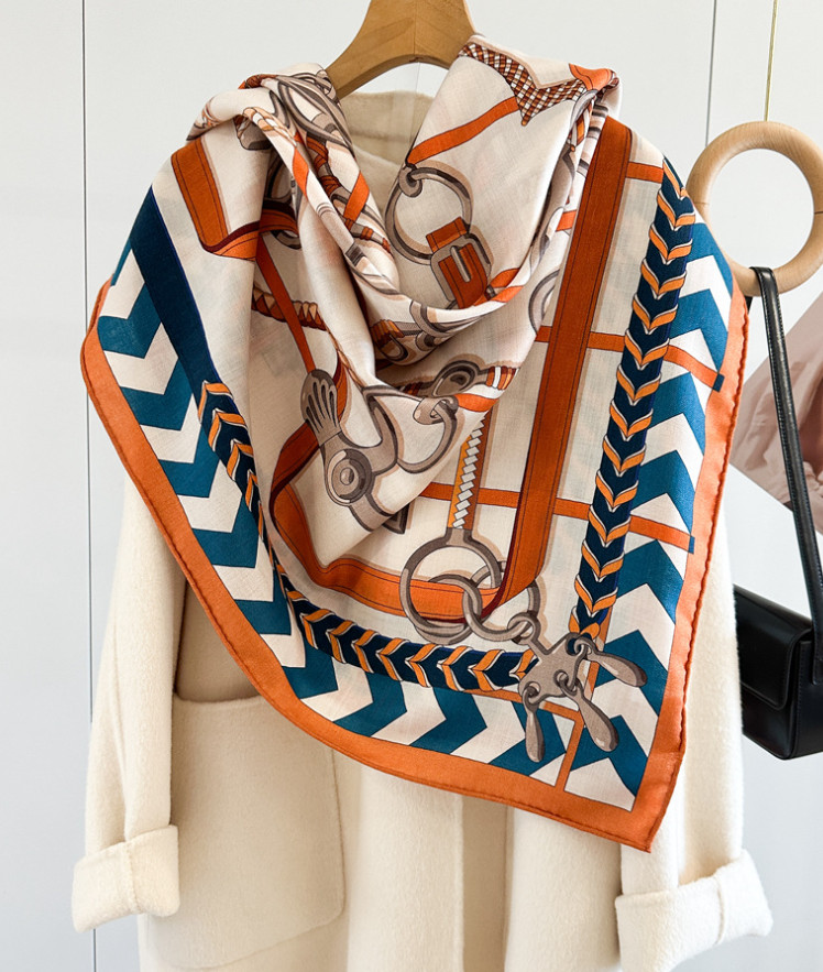 70% Cashmere 30% Silk Shawl 135X135cm Scarf Double Face harness chain Print Wrap