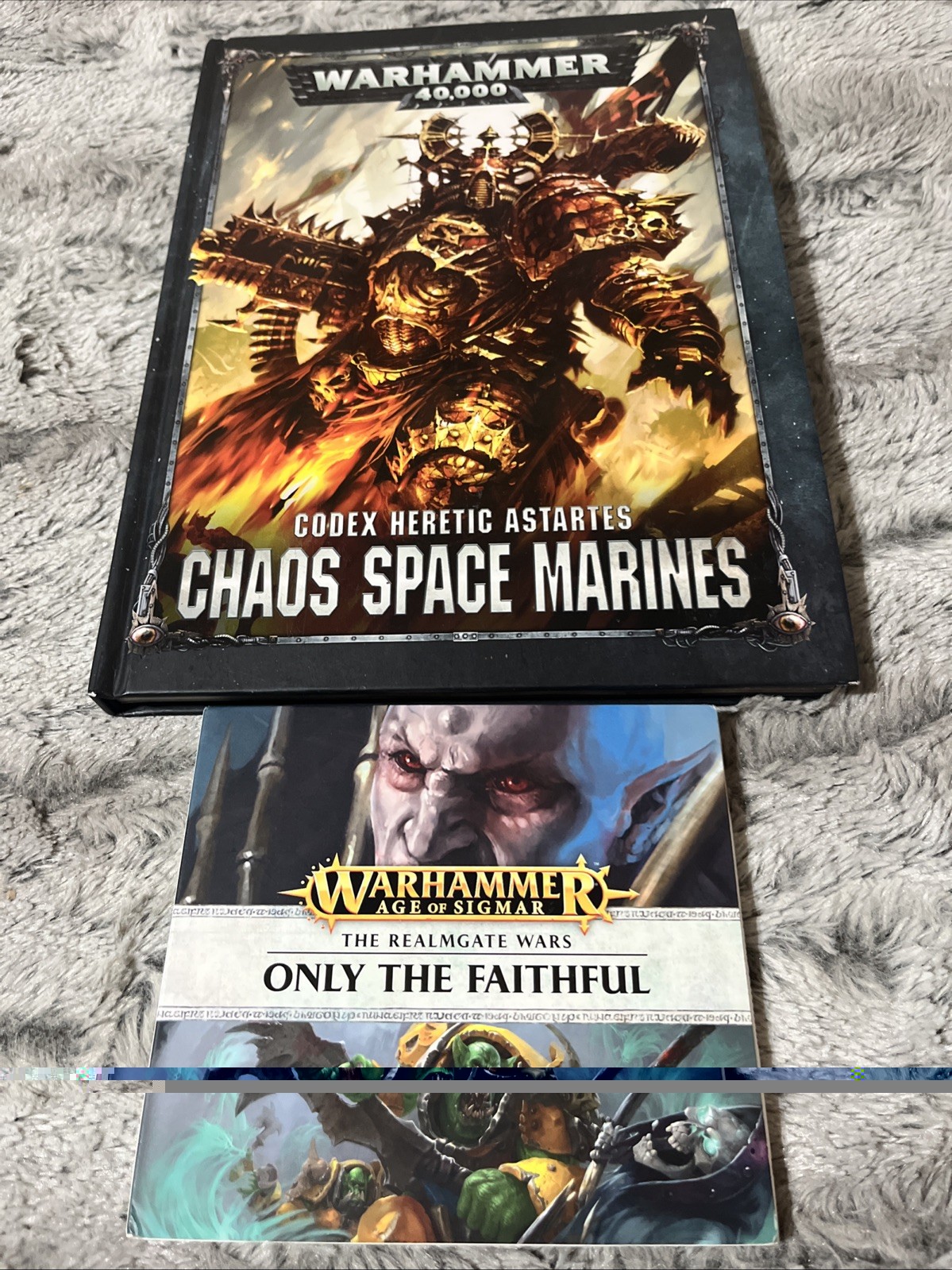WARHAMMER40K Chaos Space Marines Hardcover Book & Only The Faithful CD