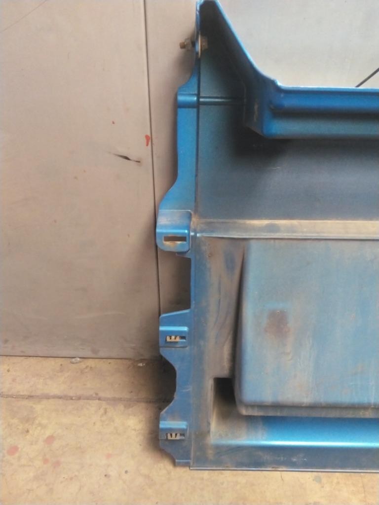 For 2012 VOLVO VNL SIDE FAIRING Right , MD