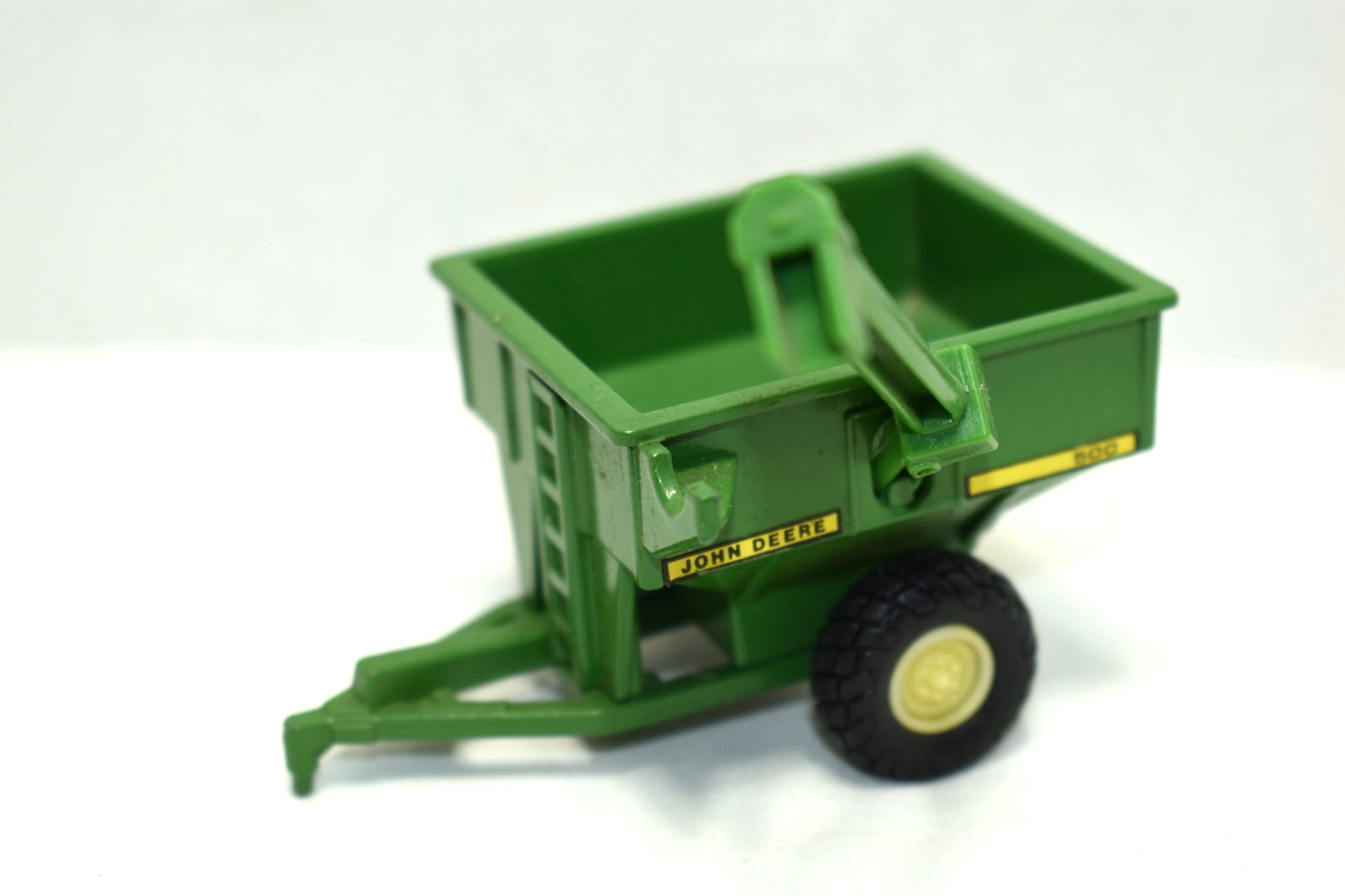 Ertl 1:64 John Deere Grain Cart Auger Wagon Green