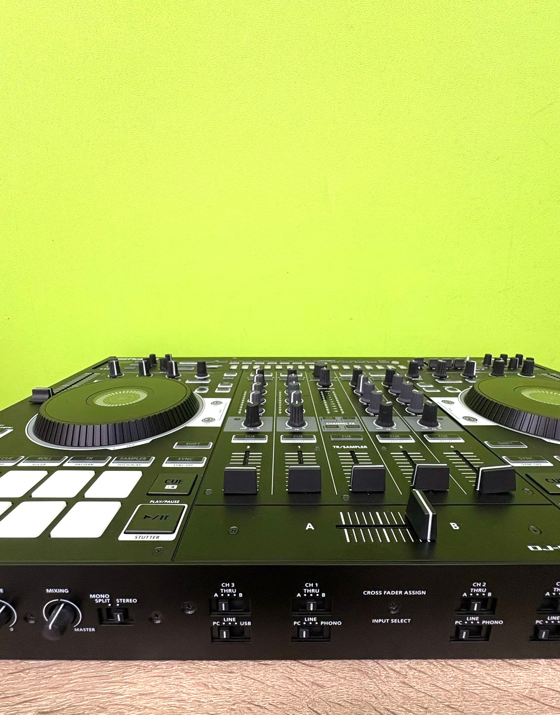 Roland DJ-808 DJ Controller Used Tested