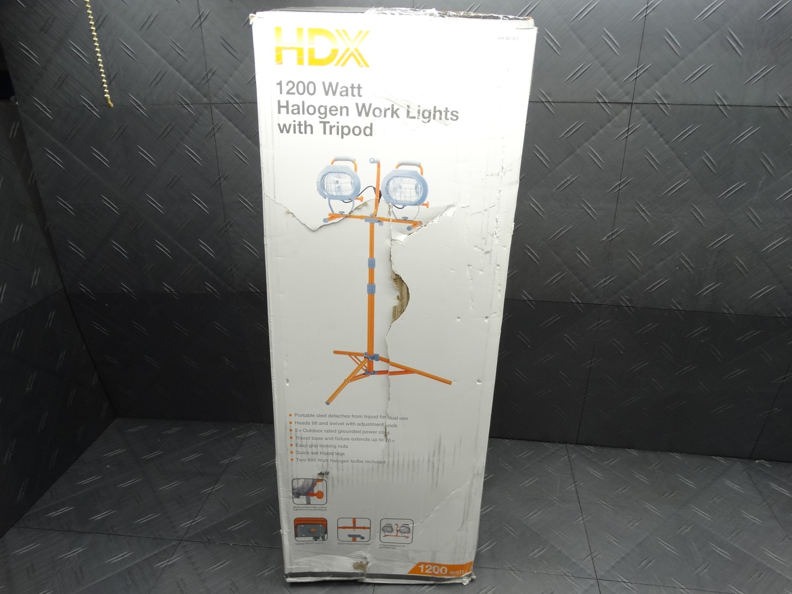 HDX 1200-Watt Halogen Tripod Work Light H1200DPT