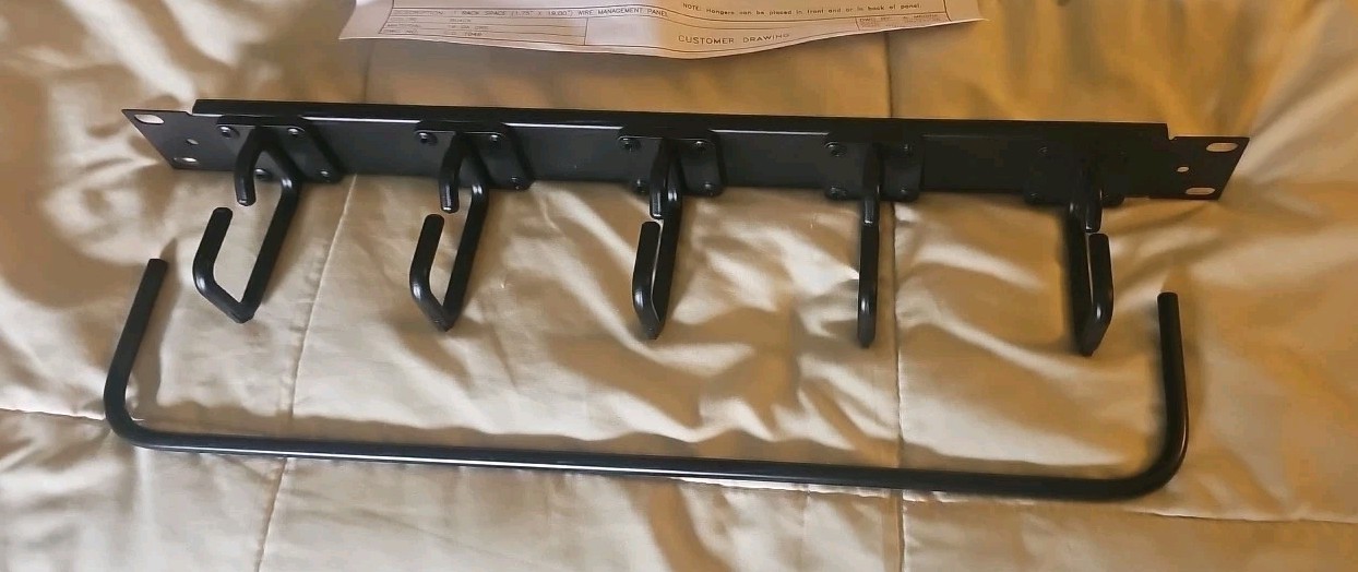 Rack Mount Cable Management Panel with 5 Rings 19"