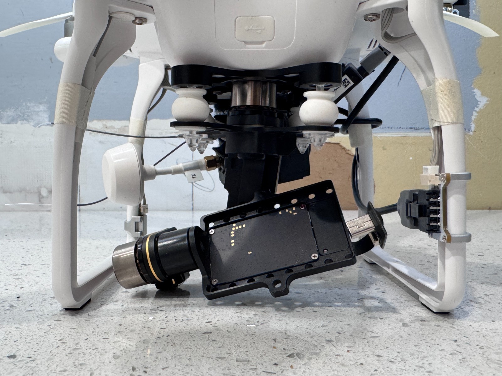 DJI Phantom 2 Drone w/Zenmuse H3-3D Gimbal•Controller•Battery•Props•Accessories