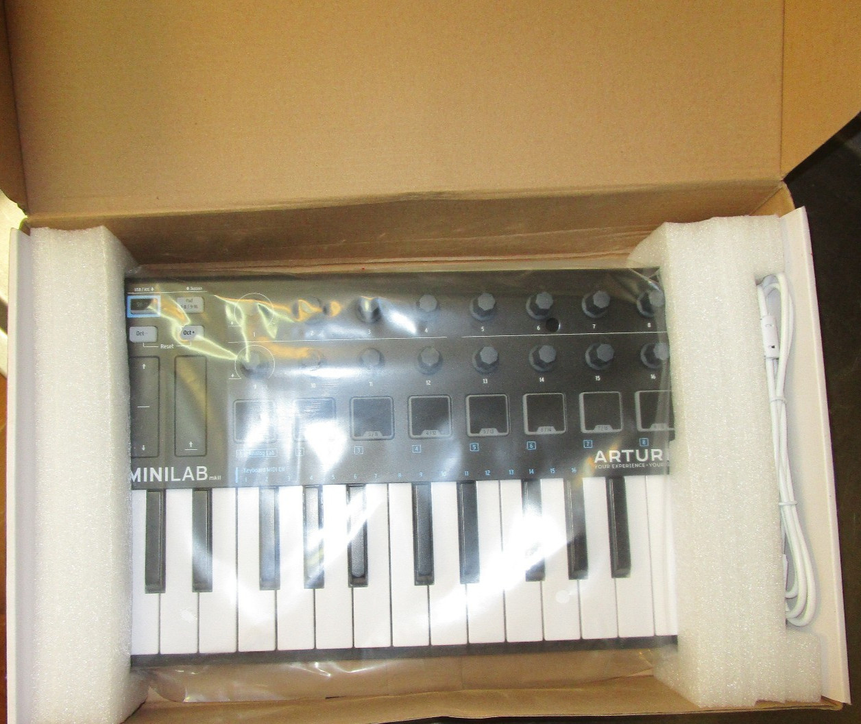 Arturia MiniLab Mkii Universal Midi Controller (New Other)