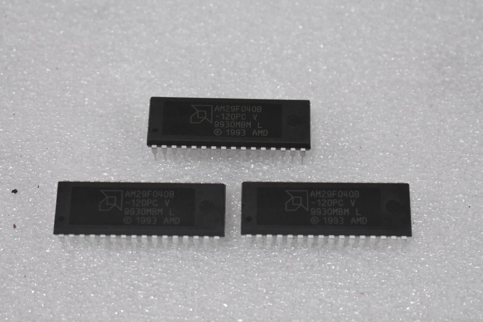 AMD AM29F040B-120PC 4Mb (512Kx8bit) CMOS 5.0V-ONLY UNIFORM FLASH MEM. (LOT OF 3)
