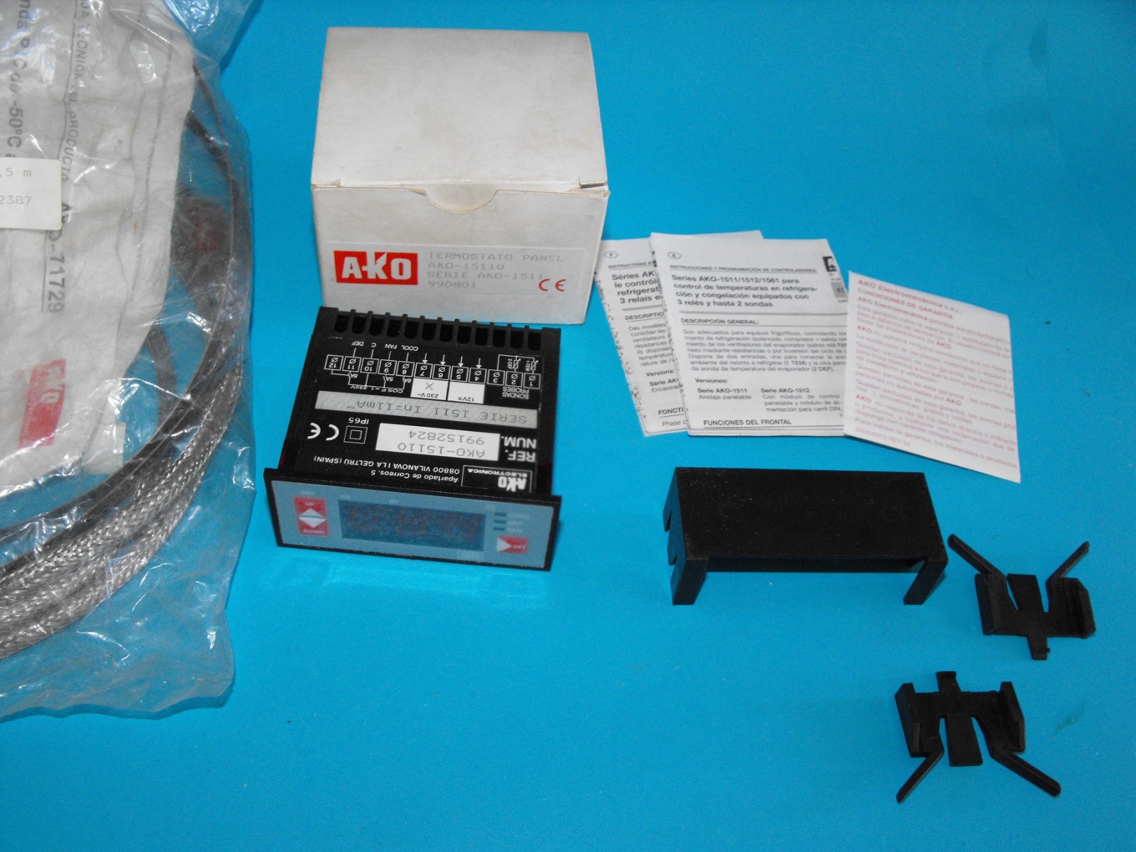 AKO-15110+AKO-71729.DIGITAL TEMPERATURE CONTROLLER.+PTC.-50/+100.NEW
