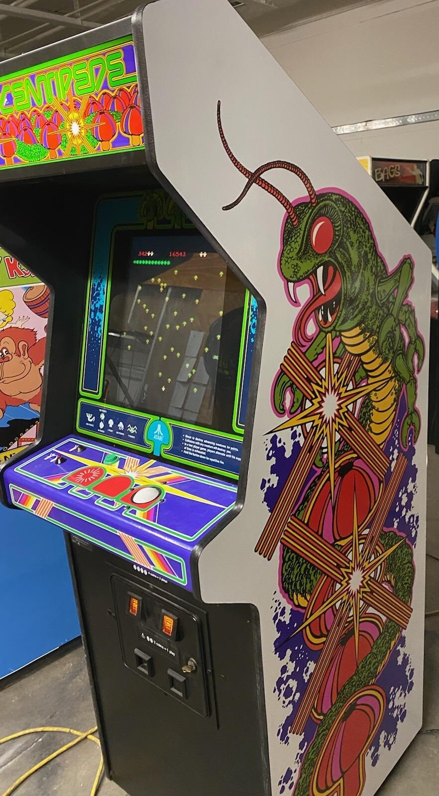 CENTIPEDE ARCADE MACHINE by ATARI (Excellent Condition) *RARE*